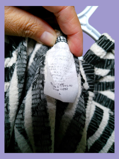 Care label detail, size L, Style# ET7733-10